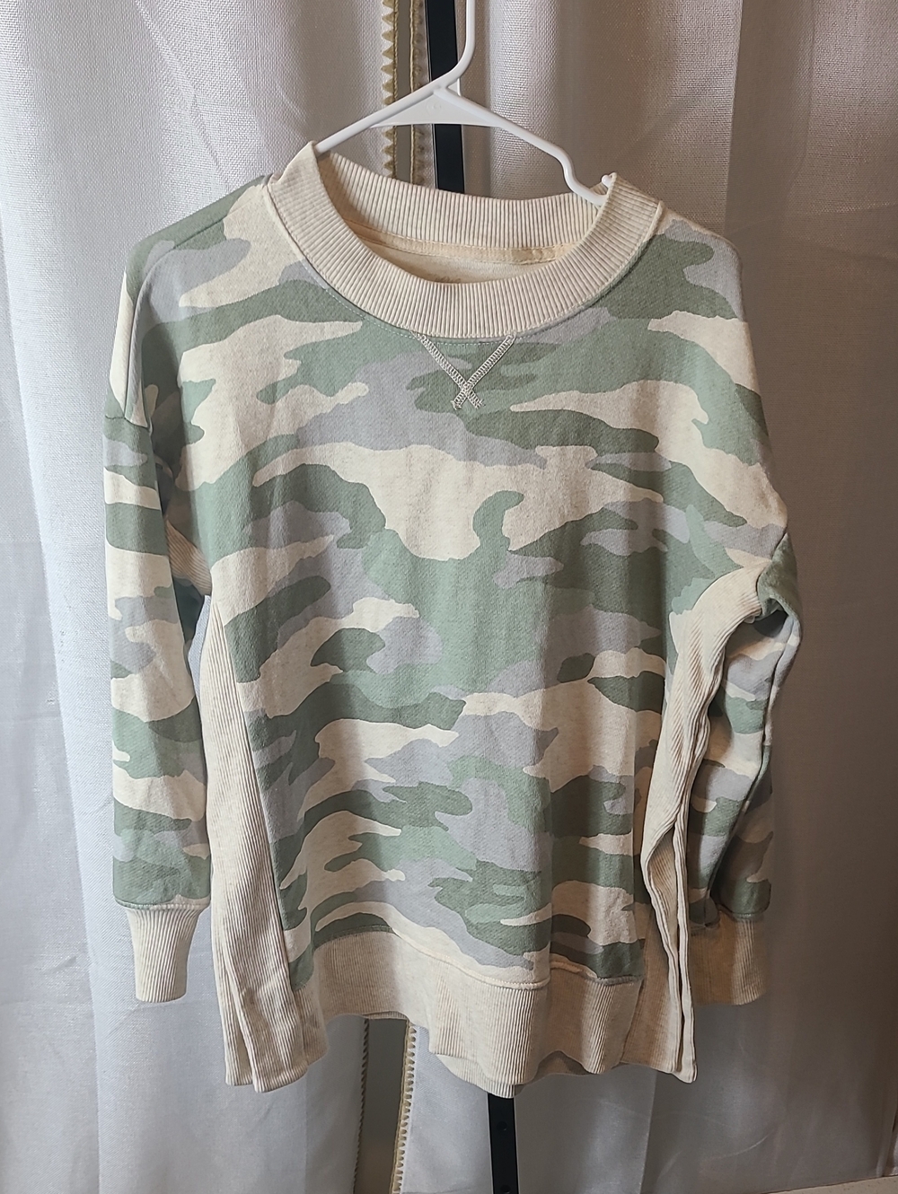 Aerie Camo Oversized Sweatshirt XS Camouflage